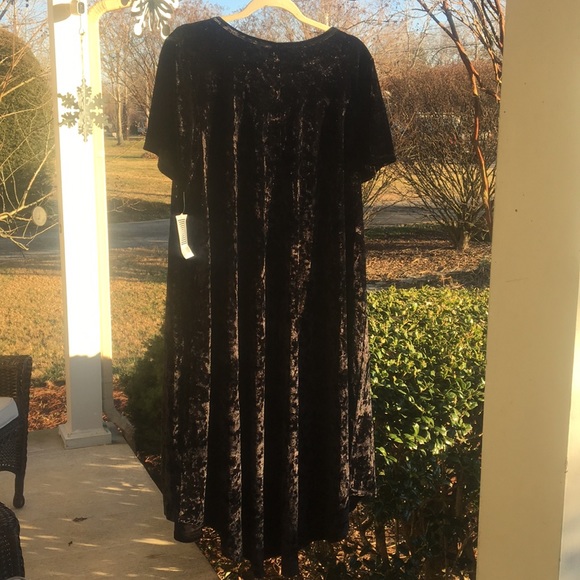 LuLaRoe Elegant Black Velvet Carly 3XL - Picture 8 of 8